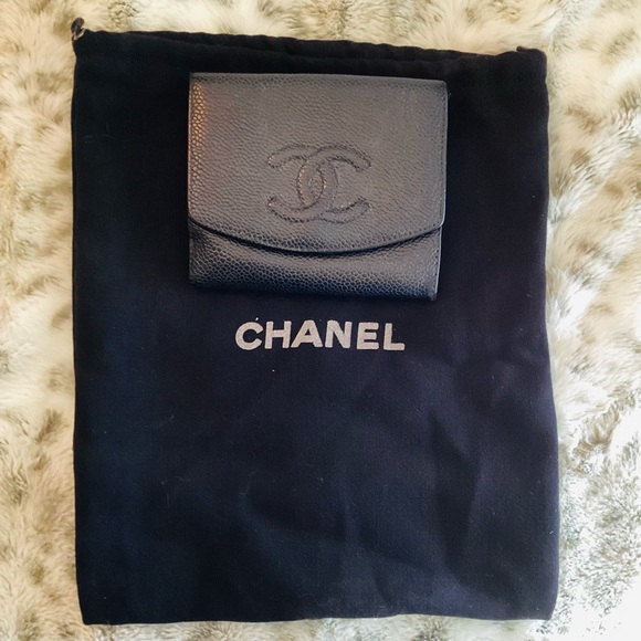 CHANEL Caviar Compact Wallet EUC - Picture 9 of 9